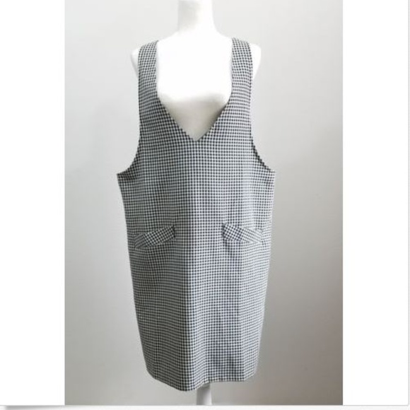 westport ltd Dresses & Skirts - Westport LTDDeep V-Neck Gingham Sleeveless Dress